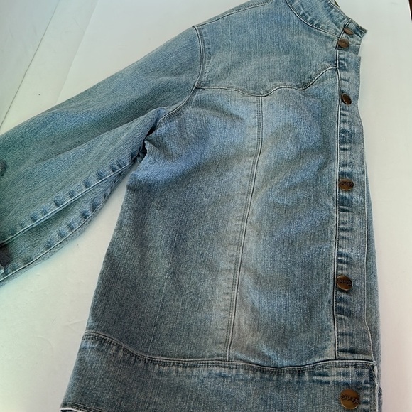 NWOT Sage 56 Embroidered Denim Jacket Turquoise Floral Design on Right Sleeve. - Picture 8 of 10